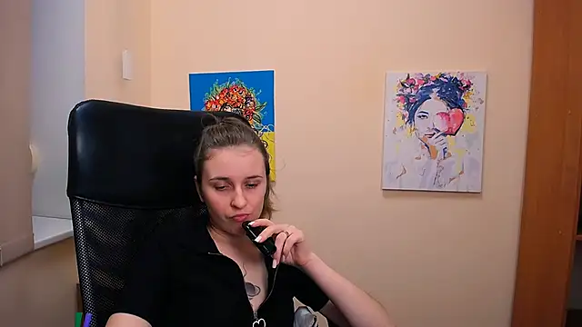 Snapshot of _Nicole_new chatting on 03-14-25, 03:36 Nicole new online show from 03-14-25, 03:36