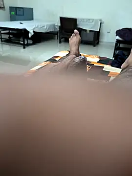 yourboy2000   online show from 09-18-25, 08:33