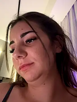 BelleSkye online show from 10-31-25, 06:53