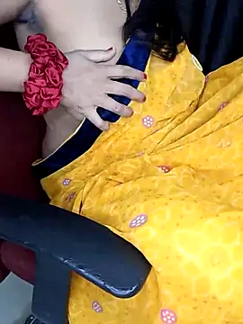 Snapshot of kaamuk_shweta chatting on 02-13-25, 09:30 kaamuk shweta online show from 02-13-25, 09:30
