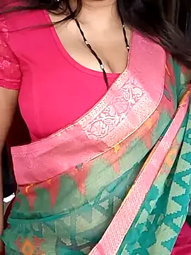 Snapshot of kaamuk_shweta chatting on 03-09-25, 03:54 kaamuk shweta online show from 03-09-25, 03:54