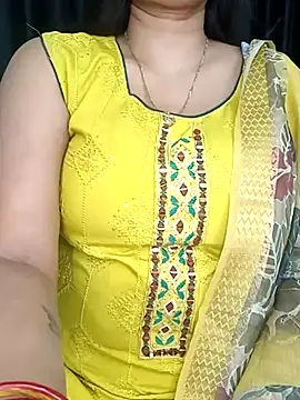 Snapshot of kaamuk_shweta chatting on 03-20-25, 04:42 kaamuk shweta online show from 03-20-25, 04:42
