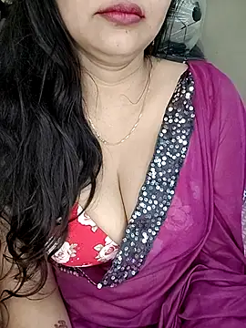 Snapshot of kaamuk_shweta chatting on 10-14-25, 12:33 kaamuk shweta online show from 10-14-25, 12:33