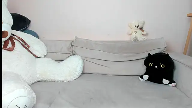 Snapshot of daeneryy chatting on 02-19-25, 12:03 daeneryy online show from 02-19-25, 12:03