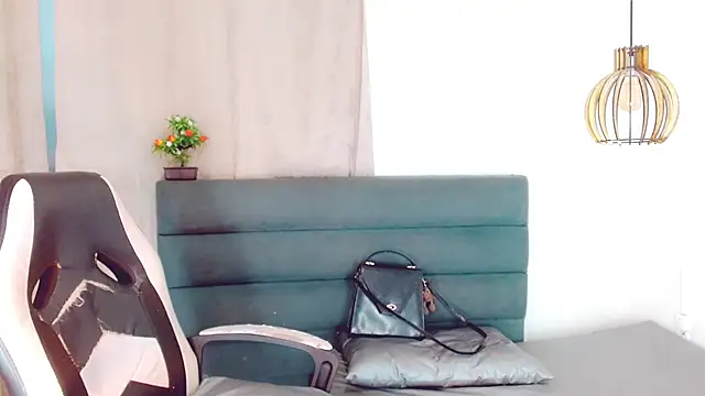 Snapshot of Oriana_braom chatting on 03-05-25, 11:05 Oriana braom online show from 03-05-25, 11:05