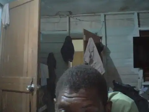 Snapshot of PELOVER chatting on 09-27-25, 10:31 PELOVER online show from 09-27-25, 10:31