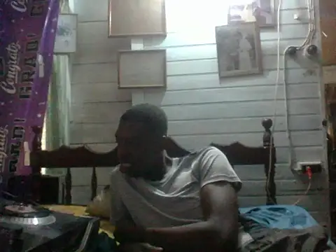 Snapshot of PELOVER chatting on 10-27-25, 12:20 PELOVER online show from 10-27-25, 12:20