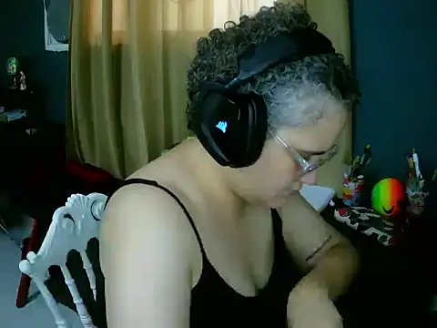 Snapshot of lolalicious_7583 chatting on 02-05-26, 02:43 lolalicious 7583 online show from 02-05-26, 02:43