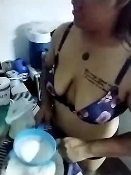 EmpaticBolillo online show from 04-13-26, 01:00