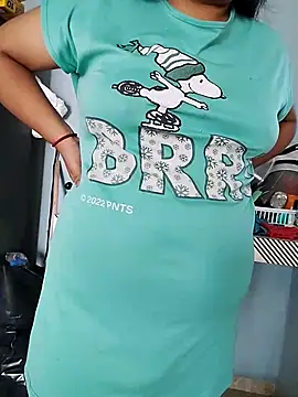 EmpaticBolillo online show from 04-15-26, 01:29