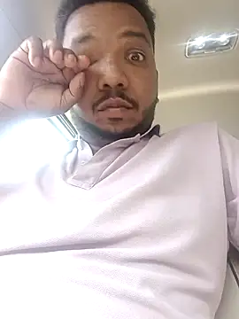 Snapshot of Mmm992170 chatting on 02-05-25, 06:56 Mmm992170 online show from 02-05-25, 06:56