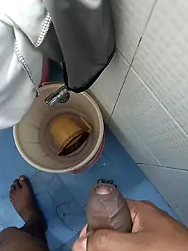 Snapshot of Mmm992170 chatting on 02-11-25, 04:55 Mmm992170 online show from 02-11-25, 04:55