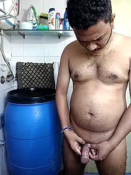 Snapshot of Mmm992170 chatting on 11-06-25, 05:08 Mmm992170 online show from 11-06-25, 05:08