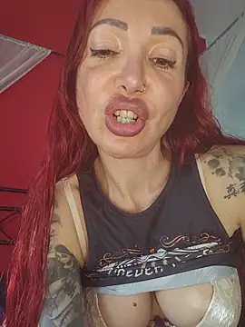 Snapshot of Carolina_red chatting on 05-27-26, 04:04 Carolina red online show from 05-27-26, 04:04