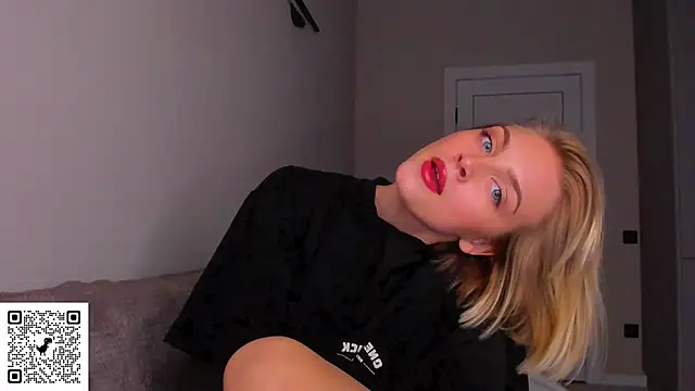 Snapshot of pretty_girlnextdoor chatting on 01-11-25, 06:23 pretty girlnextdoor online show from 01-11-25, 06:23