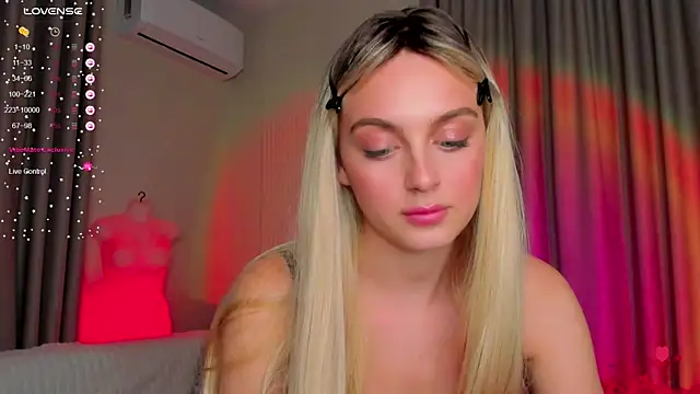 Snapshot of pretty_girlnextdoor chatting on 09-12-25, 08:42 pretty girlnextdoor online show from 09-12-25, 08:42