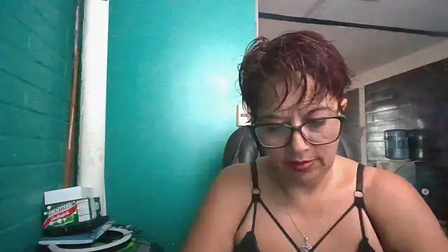 Snapshot of TRISH_MILF chatting on 12-15-24, 06:26 TRISH MILF online show from 12-15-24, 06:26