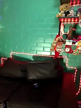 Snapshot of TRISH_MILF chatting on 12-18-24, 01:26 TRISH MILF online show from 12-18-24, 01:26