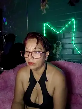 Snapshot of TRISH_MILF chatting on 03-20-25, 01:02 TRISH MILF online show from 03-20-25, 01:02