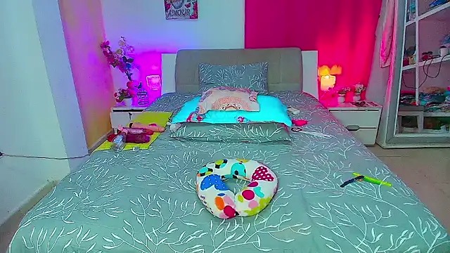 Kendralove31xxx online show from 03-30-26, 02:45