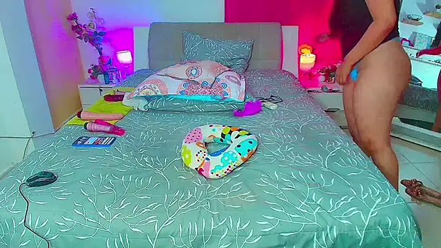 Kendralove31xxx online show from 04-13-26, 03:23