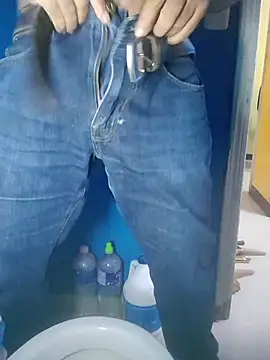 Snapshot of friendsloversex chatting on 10-21-25, 08:20 friendsloversex online show from 10-21-25, 08:20