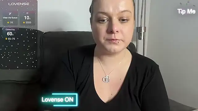 Snapshot of NaughtyWifeUK chatting on 12-21-24, 08:43 NaughtyWifeUK online show from 12-21-24, 08:43