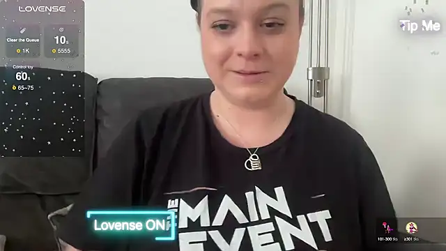 Snapshot of NaughtyWifeUK chatting on 02-07-25, 09:58 NaughtyWifeUK online show from 02-07-25, 09:58