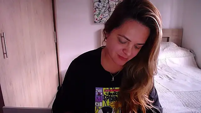 ParisW online show from 02-06-25, 08:56