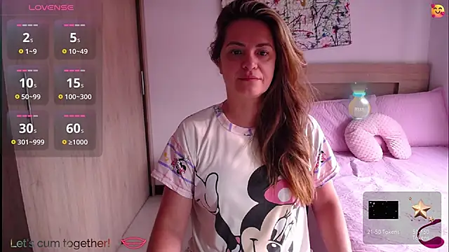 ParisW online show from 09-17-25, 12:40