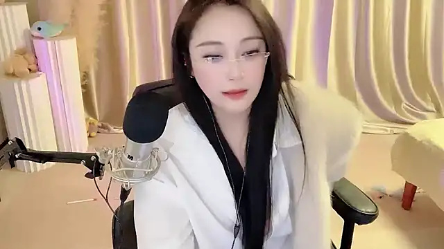 Daisy-77 online show from 03-18-25, 08:59