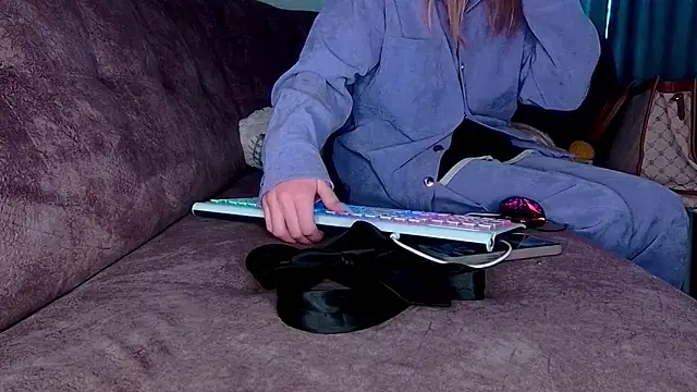 AgnesMillerS online show from 12-17-24, 10:23