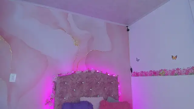 Snapshot of Daisy__rose chatting on 01-05-25, 03:00 Daisy rose online show from 01-05-25, 03:00