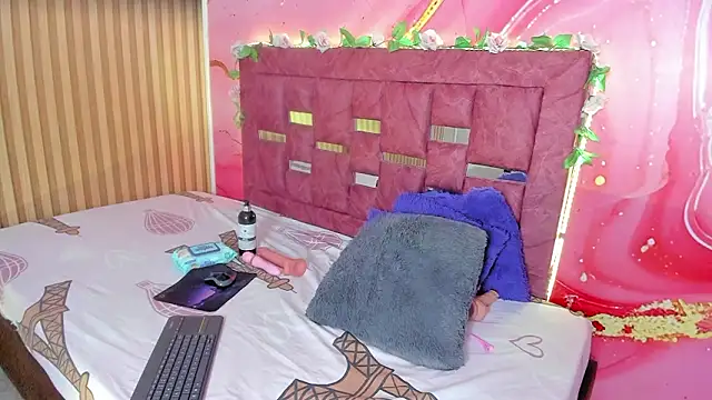 Daisy  rose online show from 02-17-26, 03:14