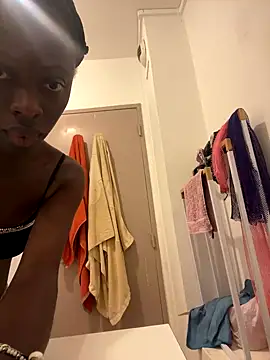 Snapshot of pupine35 chatting on 09-09-25, 01:54 pupine35 online show from 09-09-25, 01:54