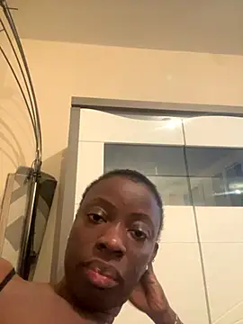 Snapshot of pupine35 chatting on 11-18-25, 06:18 pupine35 online show from 11-18-25, 06:18