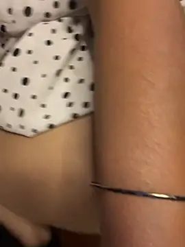 Snapshot of couple_redbeach chatting on 01-13-26, 07:46 couple redbeach online show from 01-13-26, 07:46