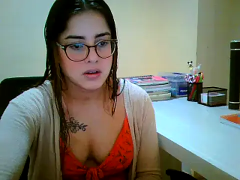 maliamiller online show from 09-28-25, 04:23