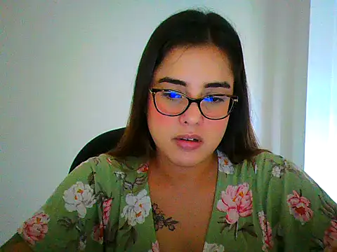 Snapshot of maliamiller chatting on 04-22-26, 11:12 maliamiller online show from 04-22-26, 11:12