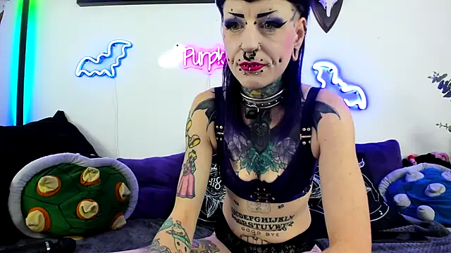 Snapshot of Purple_Coffin666 chatting on 04-14-26, 12:22 Purple Coffin666 online show from 04-14-26, 12:22