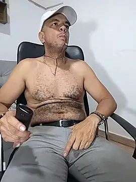 latinmartin73 online show from 06-04-26, 12:38