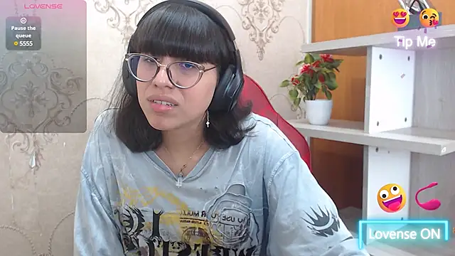 Snapshot of Nataly_Cloud chatting on 12-11-24, 12:23 Nataly Cloud online show from 12-11-24, 12:23