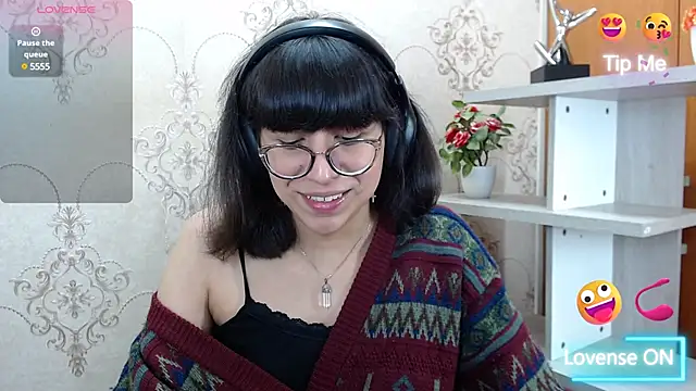 Snapshot of Nataly_Cloud chatting on 12-15-24, 12:49 Nataly Cloud online show from 12-15-24, 12:49