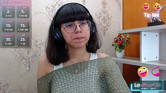 Snapshot of Nataly_Cloud chatting on 12-17-24, 01:05 Nataly Cloud online show from 12-17-24, 01:05