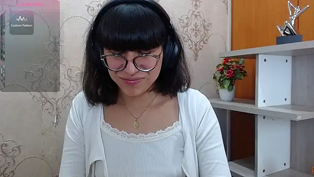 Snapshot of Nataly_Cloud chatting on 12-18-24, 12:40 Nataly Cloud online show from 12-18-24, 12:40