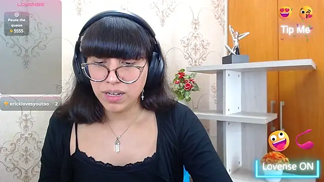 Snapshot of Nataly_Cloud chatting on 12-19-24, 03:52 Nataly Cloud online show from 12-19-24, 03:52