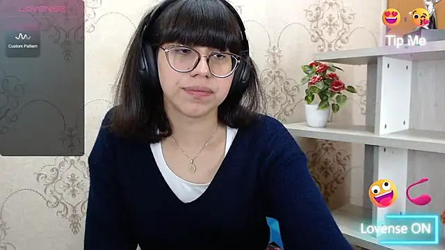 Snapshot of Nataly_Cloud chatting on 12-21-24, 12:49 Nataly Cloud online show from 12-21-24, 12:49