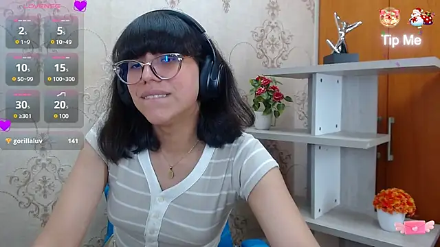 Snapshot of Nataly_Cloud chatting on 12-28-24, 04:52 Nataly Cloud online show from 12-28-24, 04:52