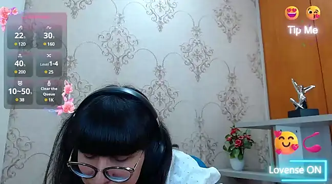 Snapshot of Nataly_Cloud chatting on 01-05-25, 03:45 Nataly Cloud online show from 01-05-25, 03:45