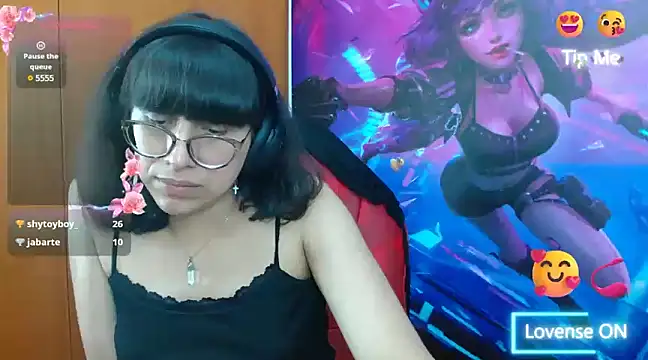 Snapshot of Nataly_Cloud chatting on 01-07-25, 04:05 Nataly Cloud online show from 01-07-25, 04:05